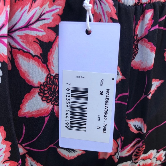 NWT Guess Floral Print Cigarette Pants Trousers - Picture 10 of 11